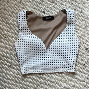 Lulu’s white crop top